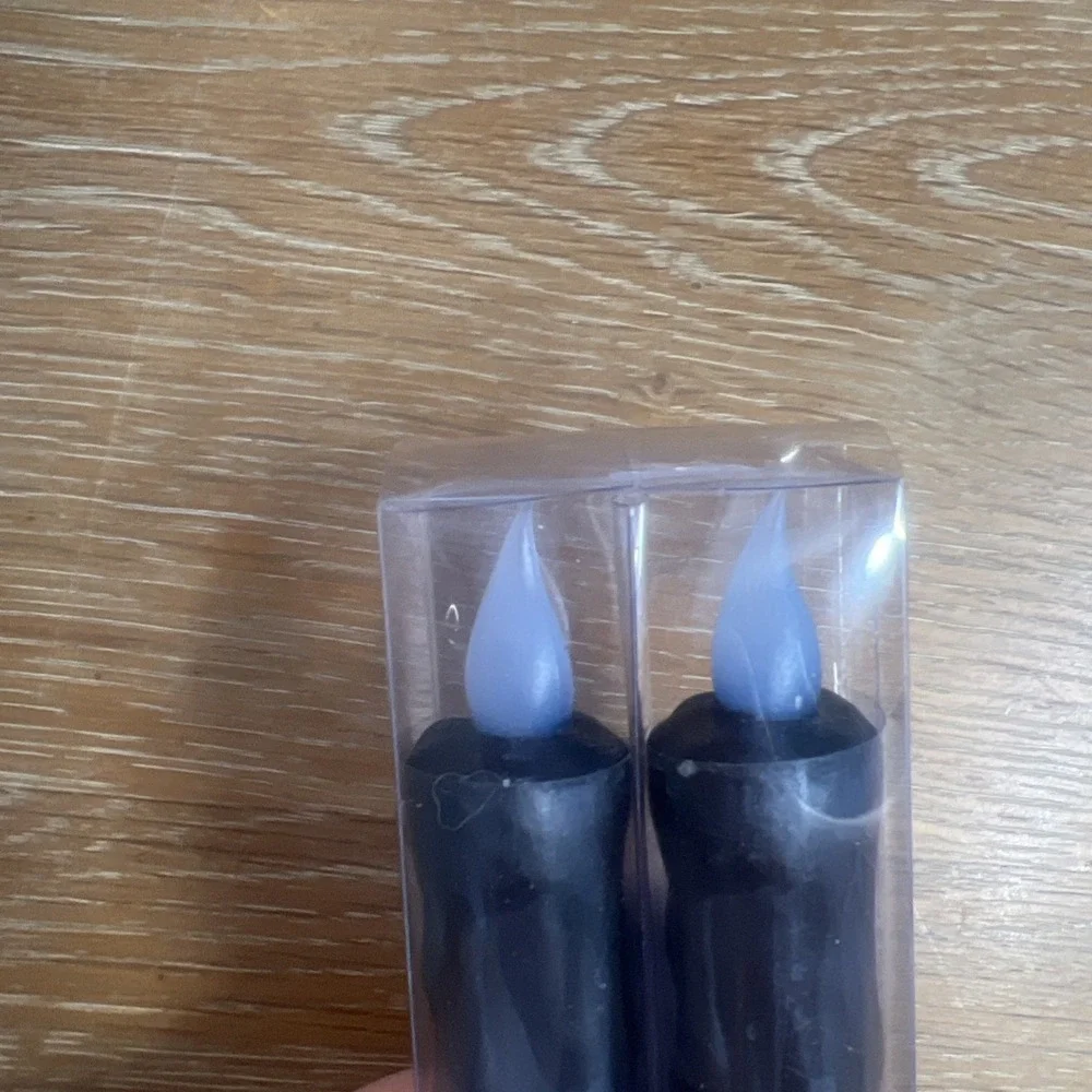 Pier 1 Flameless Flickering LED Taper 10-3/4 In‎ Candles Black Halloween
